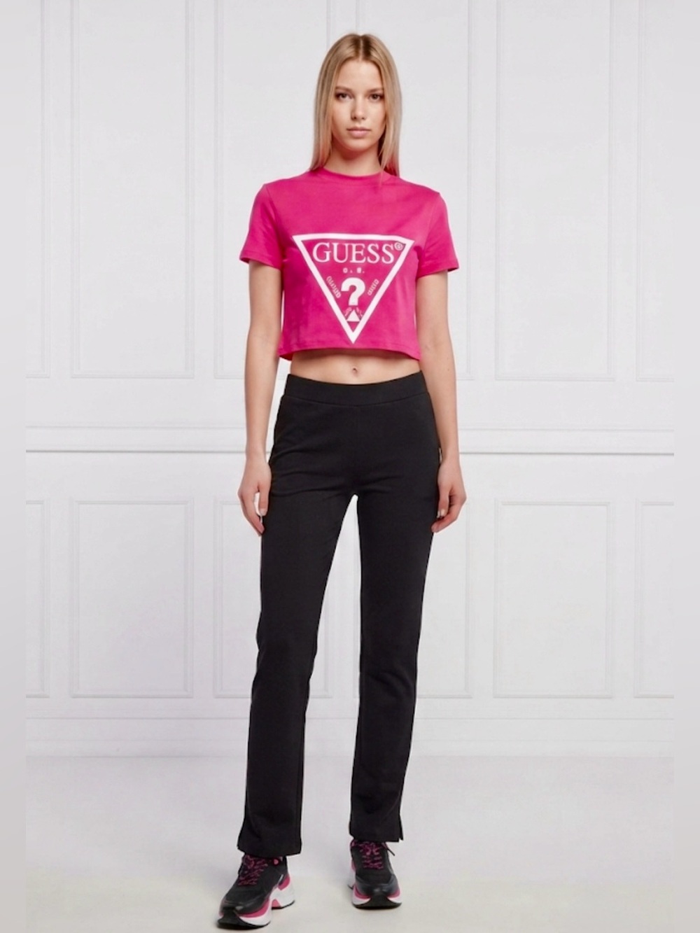 Guess Women's Active Short Sleeve Oversized Logo Cropped T-Shirt Pink Small NWT
